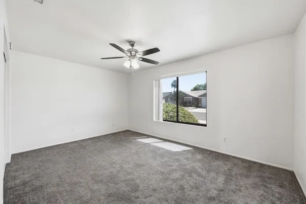 $2,300 | 3044 West Daley Lane, Phoenix, AZ 85027