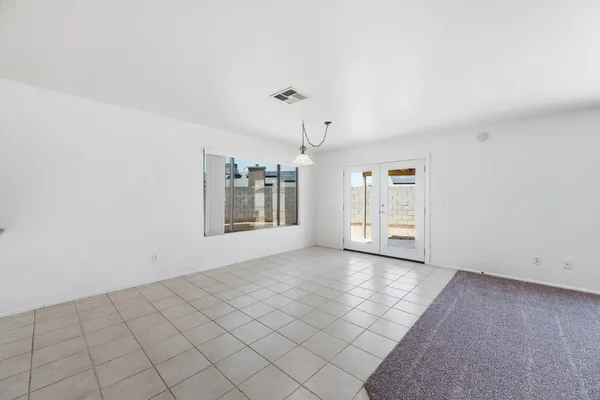 $2,300 | 3044 West Daley Lane, Phoenix, AZ 85027