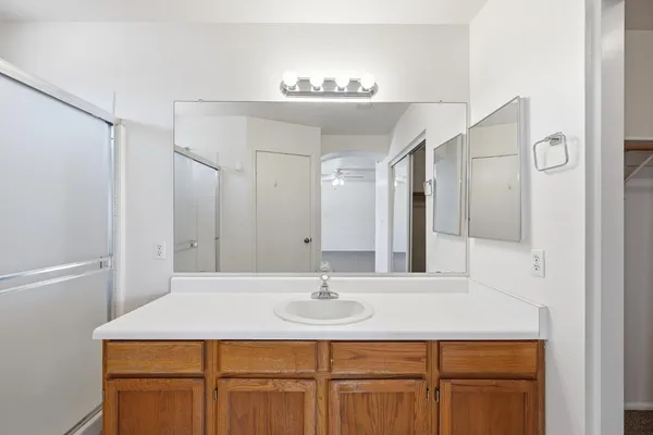 $2,300 | 3044 West Daley Lane, Phoenix, AZ 85027