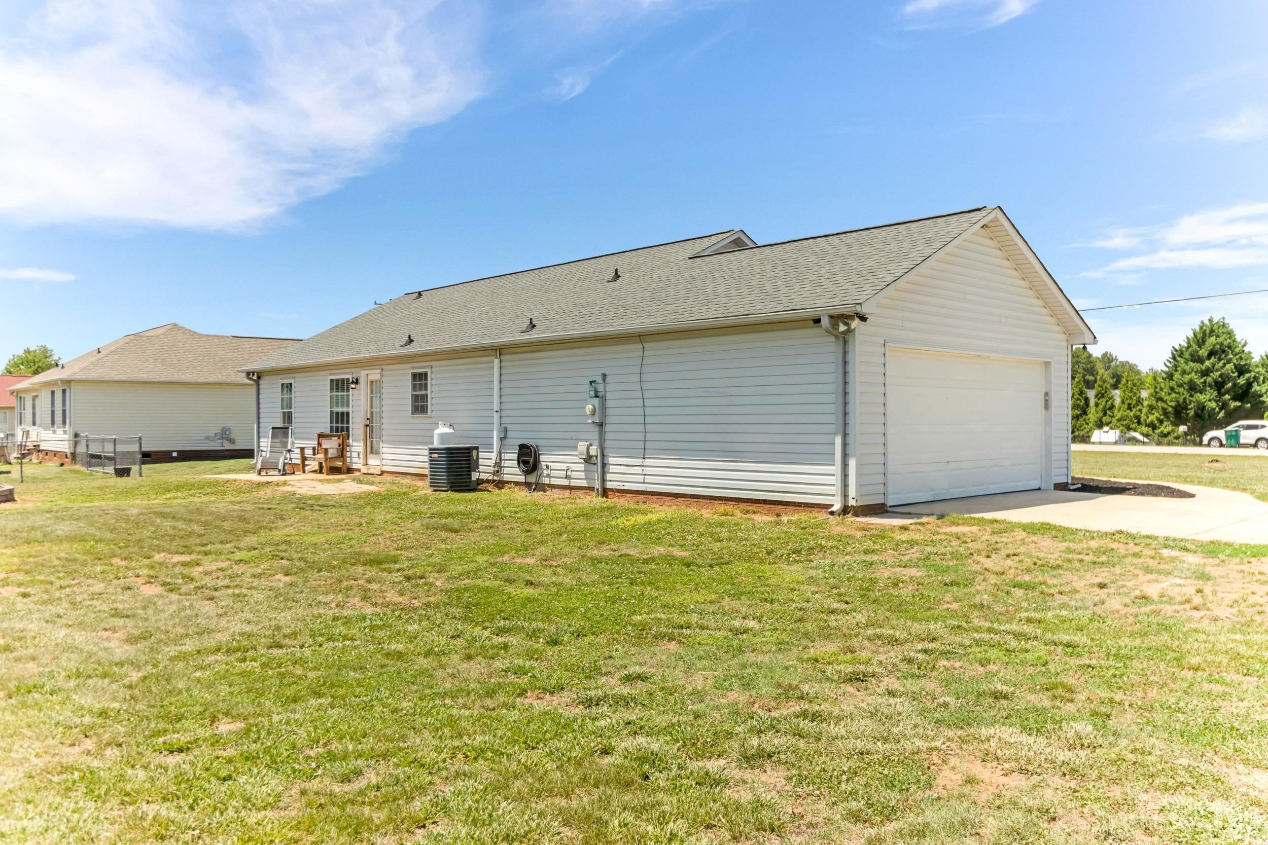1105 Robbs School Road Gaffney, SC 29341 - Photo 28 of 36