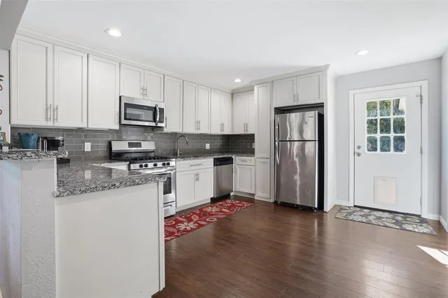 $353,000 | 5717 South Wells Circle, Westworth Village, TX 76114