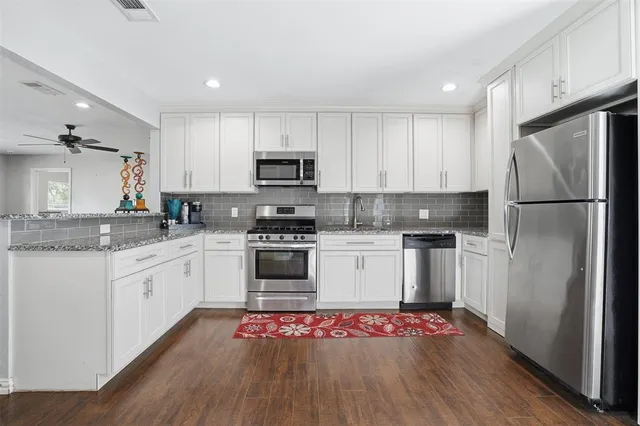 $353,000 | 5717 South Wells Circle, Westworth Village, TX 76114