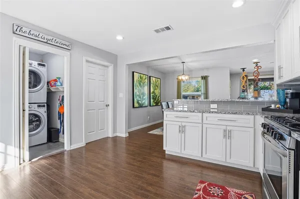 $349,000 | 5717 South Wells Circle, Westworth Village, TX 76114