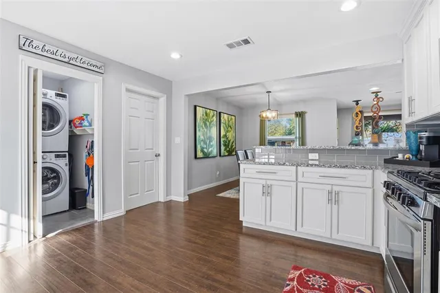 $353,000 | 5717 South Wells Circle, Westworth Village, TX 76114