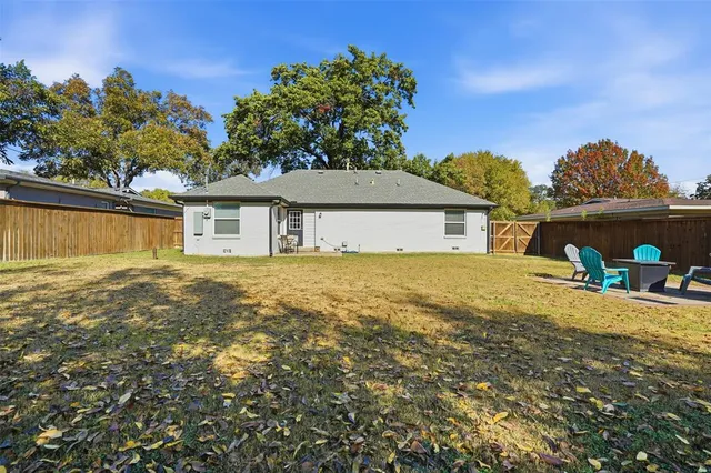 $353,000 | 5717 South Wells Circle, Westworth Village, TX 76114