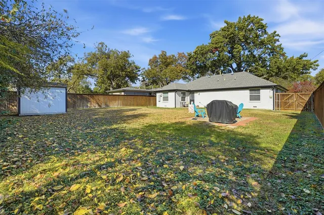 $353,000 | 5717 South Wells Circle, Westworth Village, TX 76114