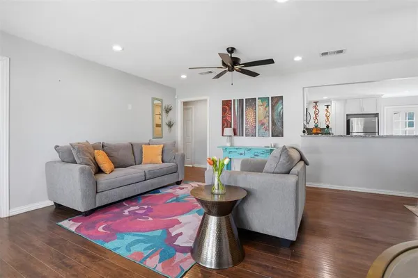 $349,000 | 5717 South Wells Circle, Westworth Village, TX 76114