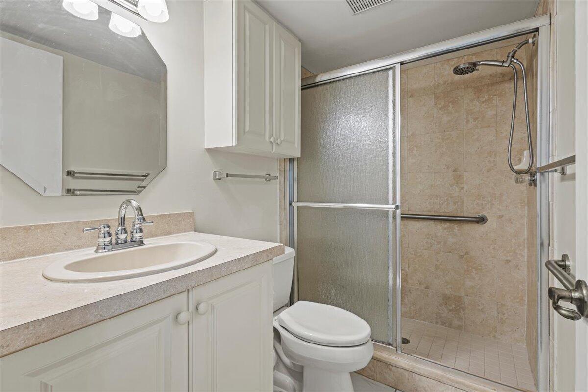 511 Southwest South River Drive, Unit 103 Stuart, FL 34997 - Photo 11 of 40 12-GG3A8188