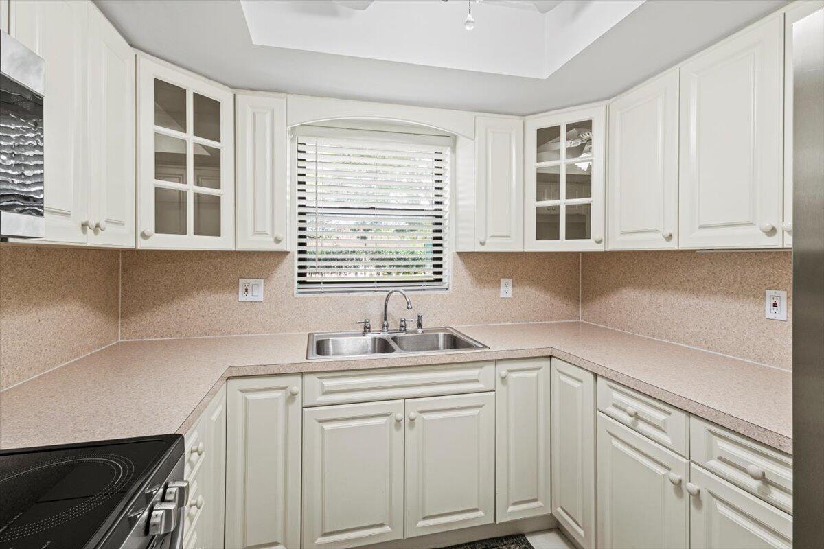 511 Southwest South River Drive, Unit 103 Stuart, FL 34997 - Photo 17 of 40 19-GG3A8209