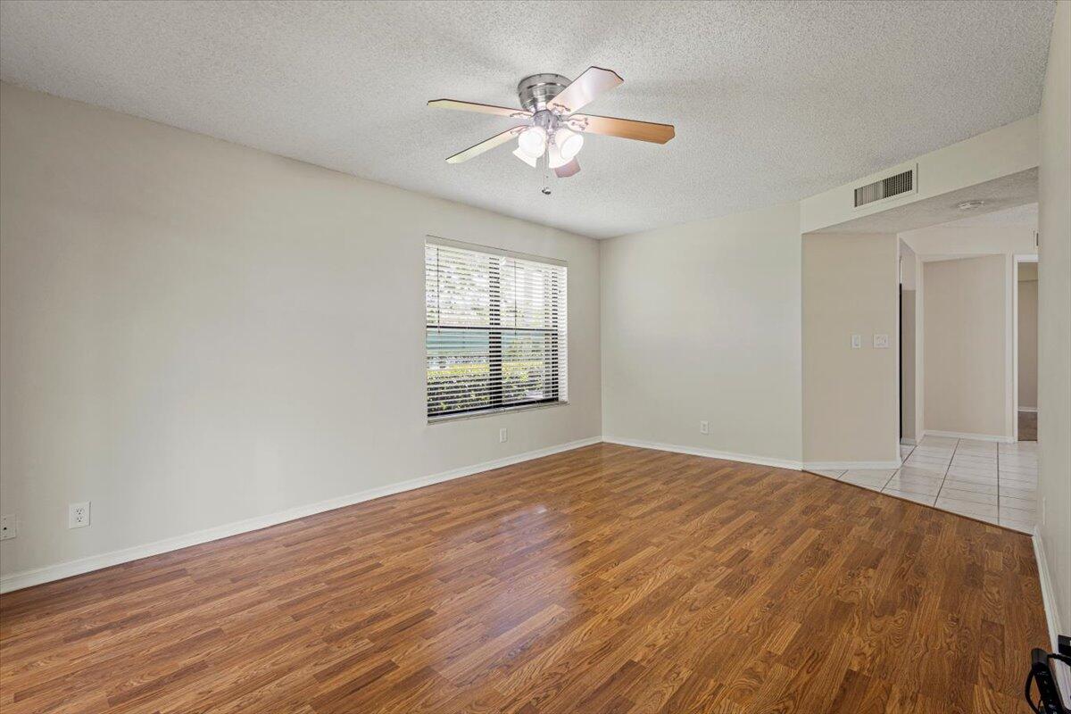 511 Southwest South River Drive, Unit 103 Stuart, FL 34997 - Photo 23 of 40 25-GG3A8227