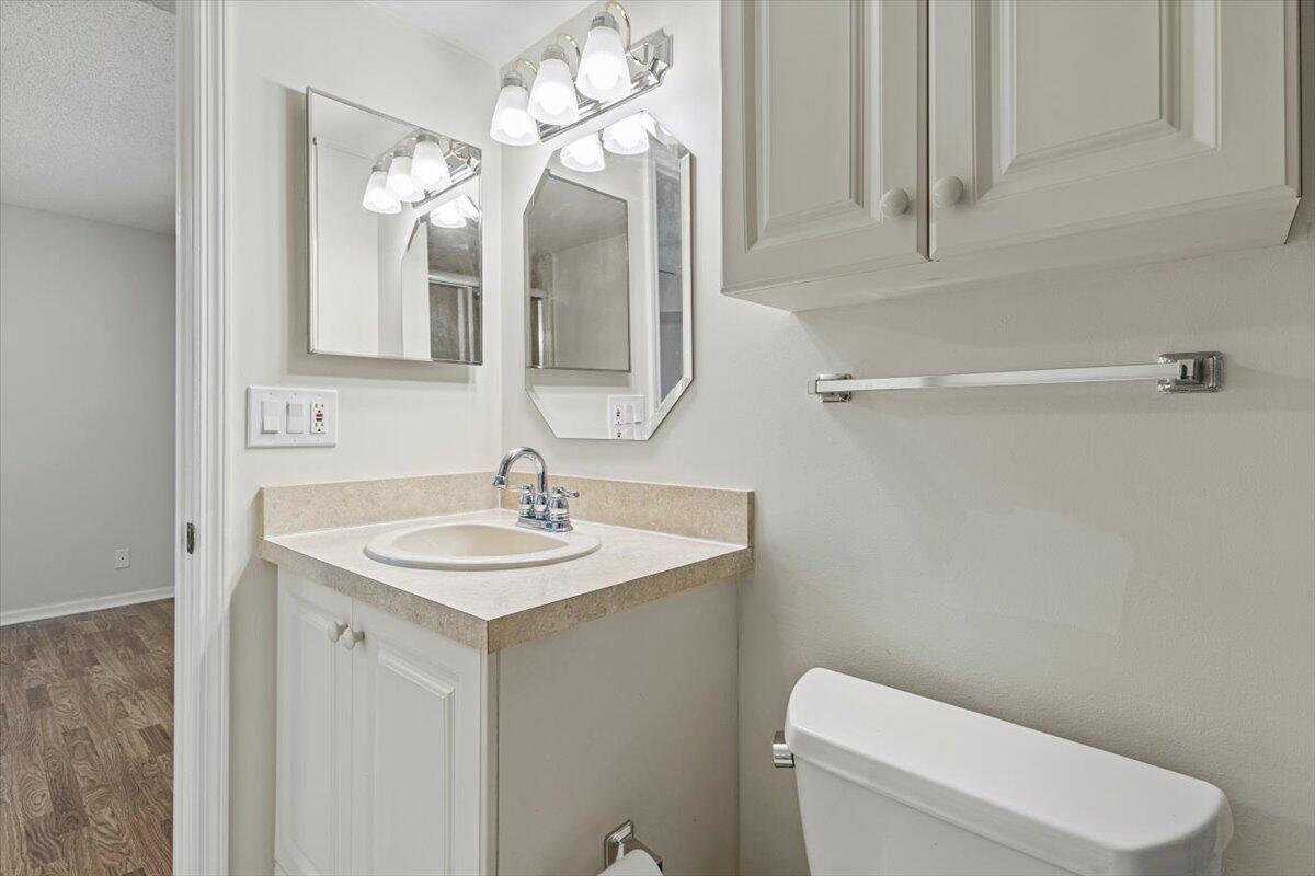511 Southwest South River Drive, Unit 103 Stuart, FL 34997 - Photo 26 of 40 13-GG3A8191