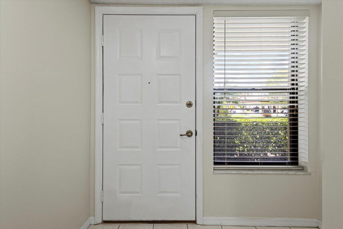 511 Southwest South River Drive, Unit 103 Stuart, FL 34997 - Photo 5 of 40 06-GG3A8170