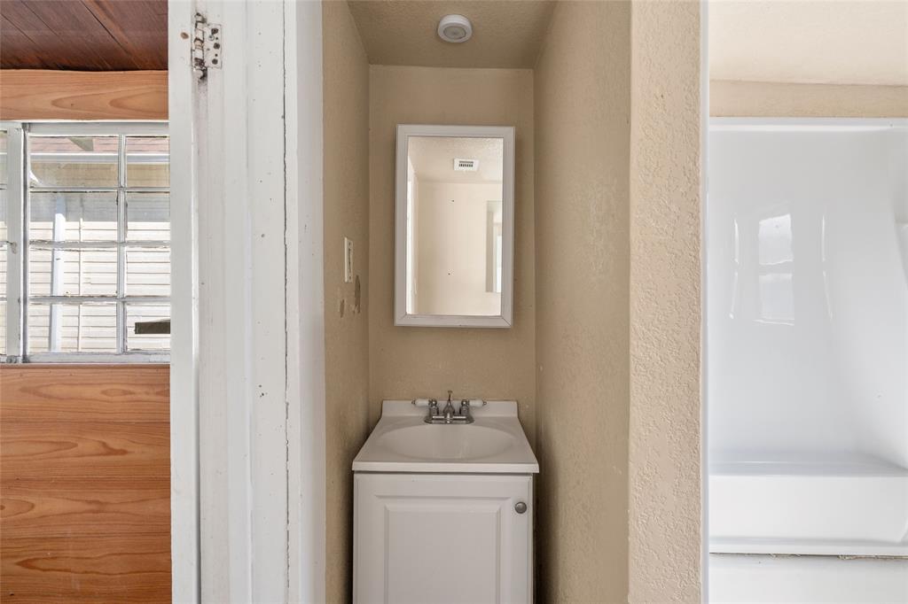 5611 Alton Avenue Dallas, TX 75214 - Photo 26 of 30