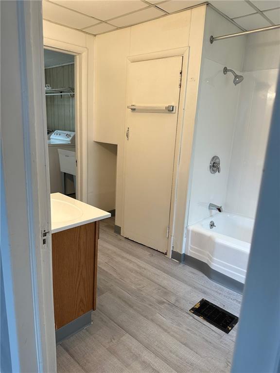 525 Franklin Street Freeport, PA 16229 - Photo 19 of 25 a bathroom with a bathtub and a shower