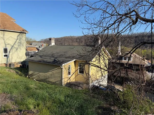 $130,000 | 525 Franklin Street, Freeport, PA 16229