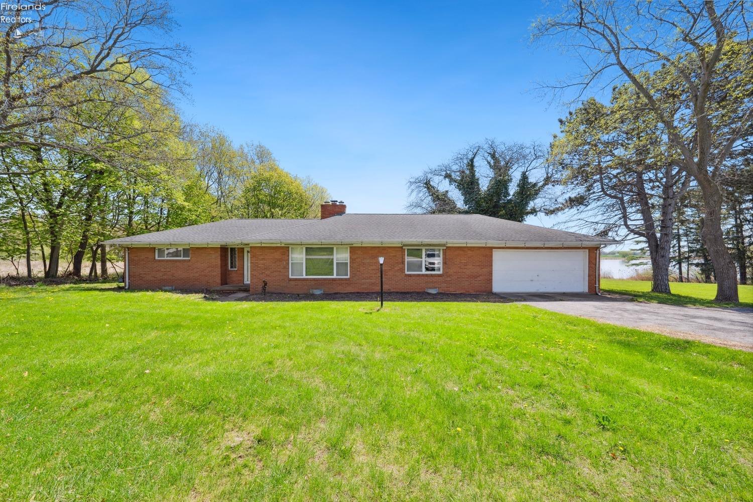 463 Northeast Catawba Road Port Clinton, OH 43452 - Photo 1 of 23 Gallery Image 1