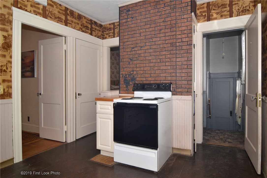 43 Richland Road Cranston, RI 02910 - Photo 5 of 20