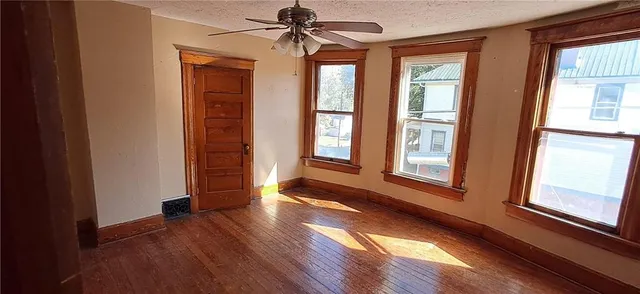 $1,300 | 2517 Olive Street, St. Joseph, MO 64507