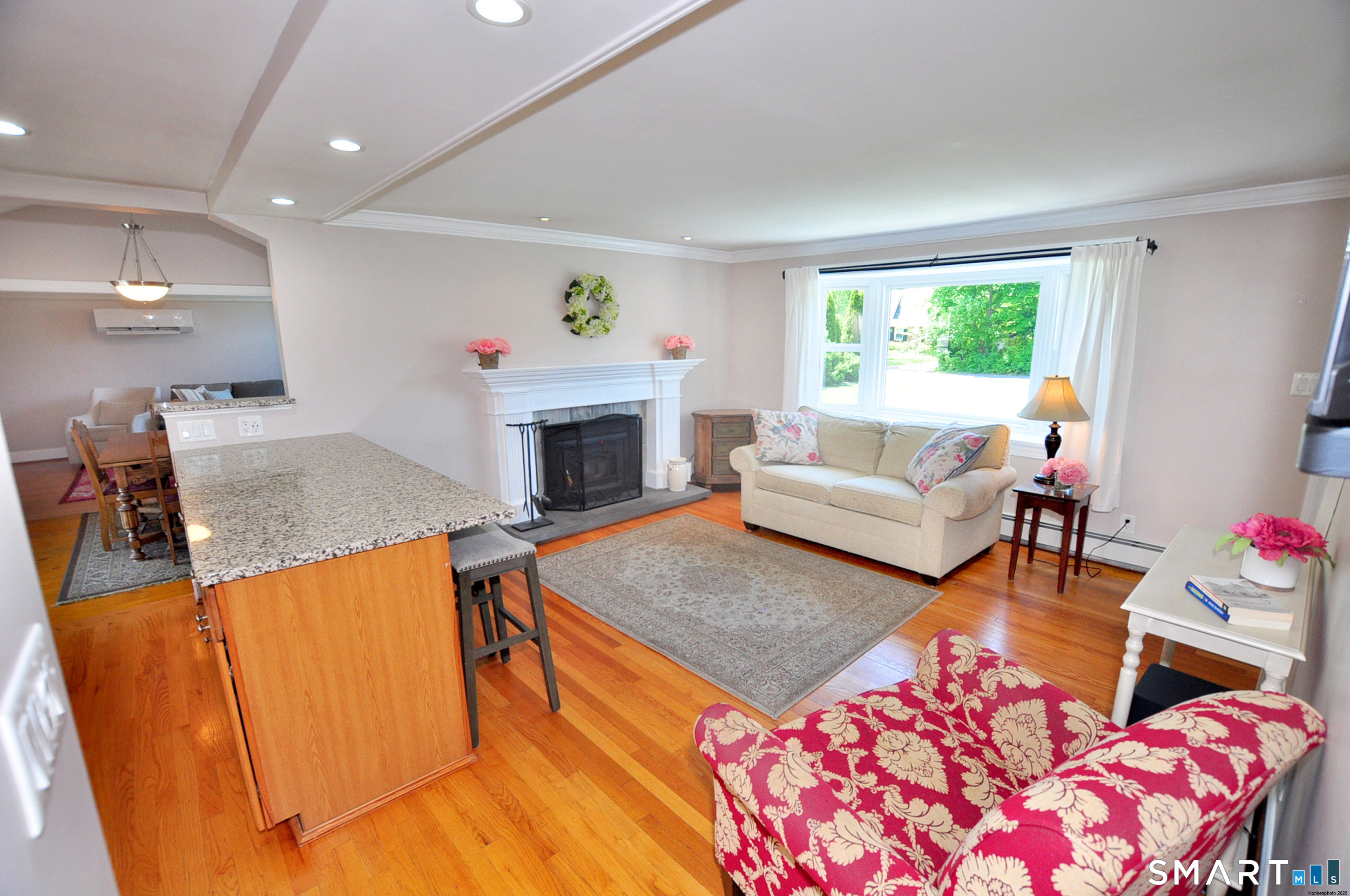 26 Village Road Simsbury, CT 06070 - Photo 12 of 32