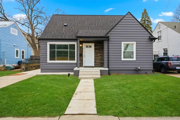 $414,999 | 3050 Catalpa Drive, Berkley, MI 48072