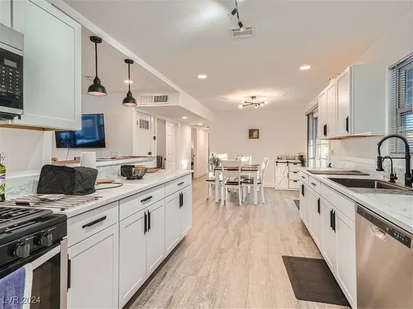 $2,275 | 75 Constitution Avenue, Henderson, NV 89015