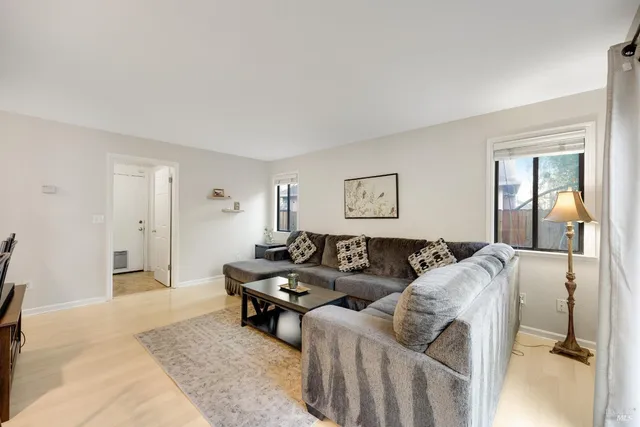 $965,000 | 504 Jenifer Court, Santa Rosa, CA 95404