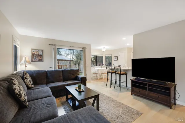 $965,000 | 504 Jenifer Court, Santa Rosa, CA 95404