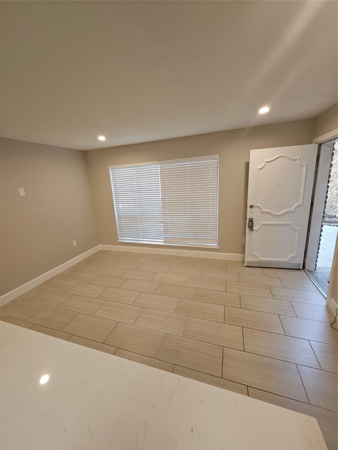 2101 Fountain View Drive, Unit 4 6 Houston, TX 77057 - Photo 21 of 26 a view of an empty room