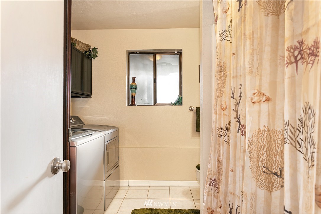 2218 171st Place Southeast Bothell, WA 98012 - Photo 17 of 25 Gallery Image 17