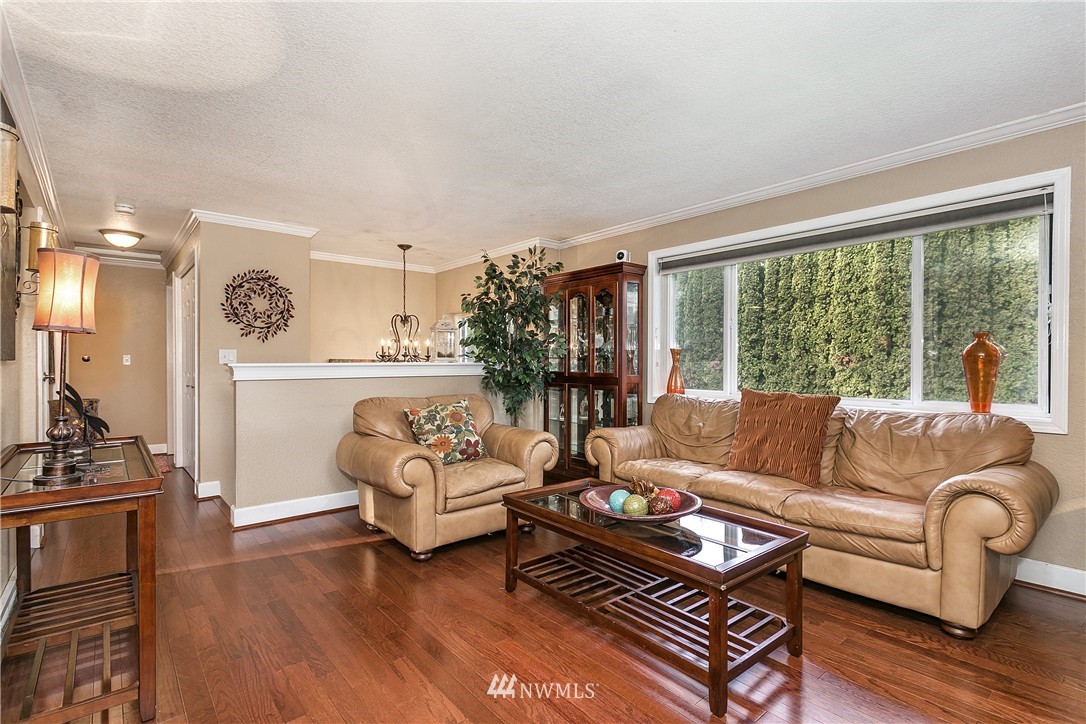 2218 171st Place Southeast Bothell, WA 98012 - Photo 3 of 25 Gallery Image 3