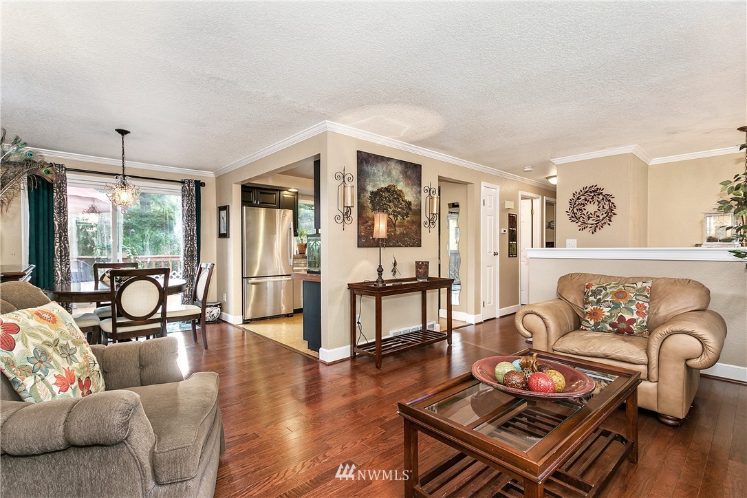 2218 171st Place Southeast Bothell, WA 98012 - Photo 4 of 25 Gallery Image 4