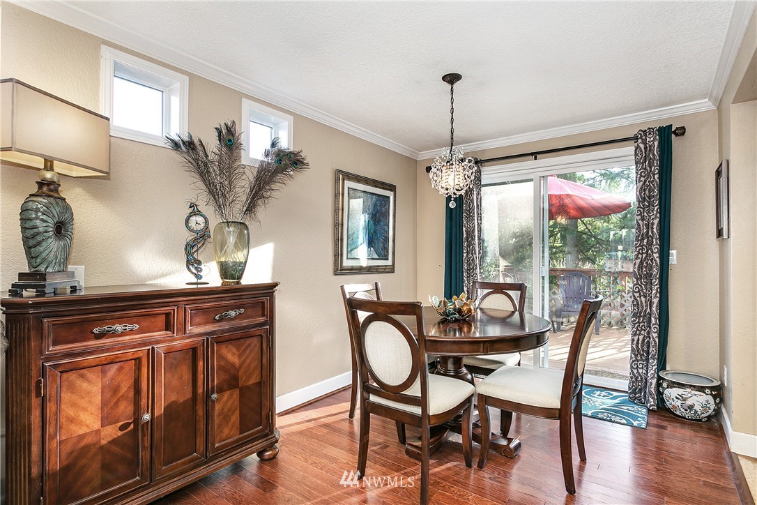 2218 171st Place Southeast Bothell, WA 98012 - Photo 5 of 25 Gallery Image 5