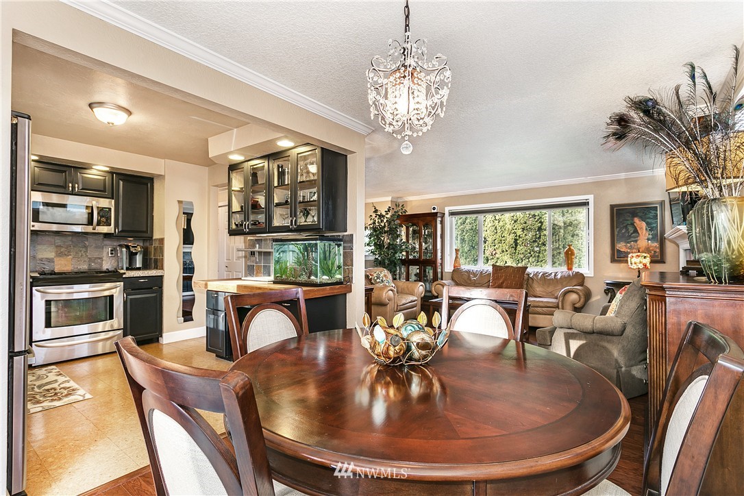 2218 171st Place Southeast Bothell, WA 98012 - Photo 6 of 25 Gallery Image 6