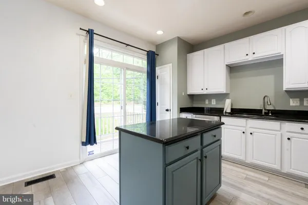 $3,250 | 8735 Mill Towns Court, Alexandria, VA 22309