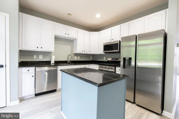 $3,250 | 8735 Mill Towns Court, Alexandria, VA 22309