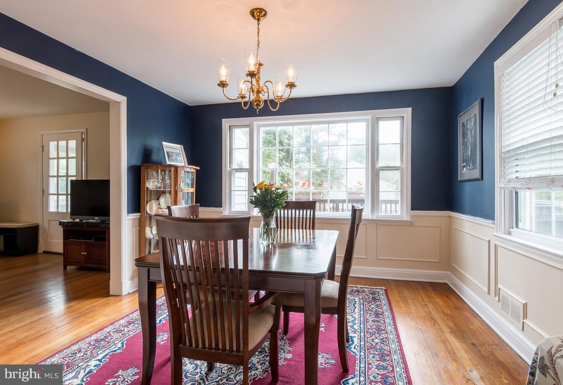 416 Hillen Road Baltimore, MD 21286 - Photo 16 of 47 Formal dining room w/large bay window
