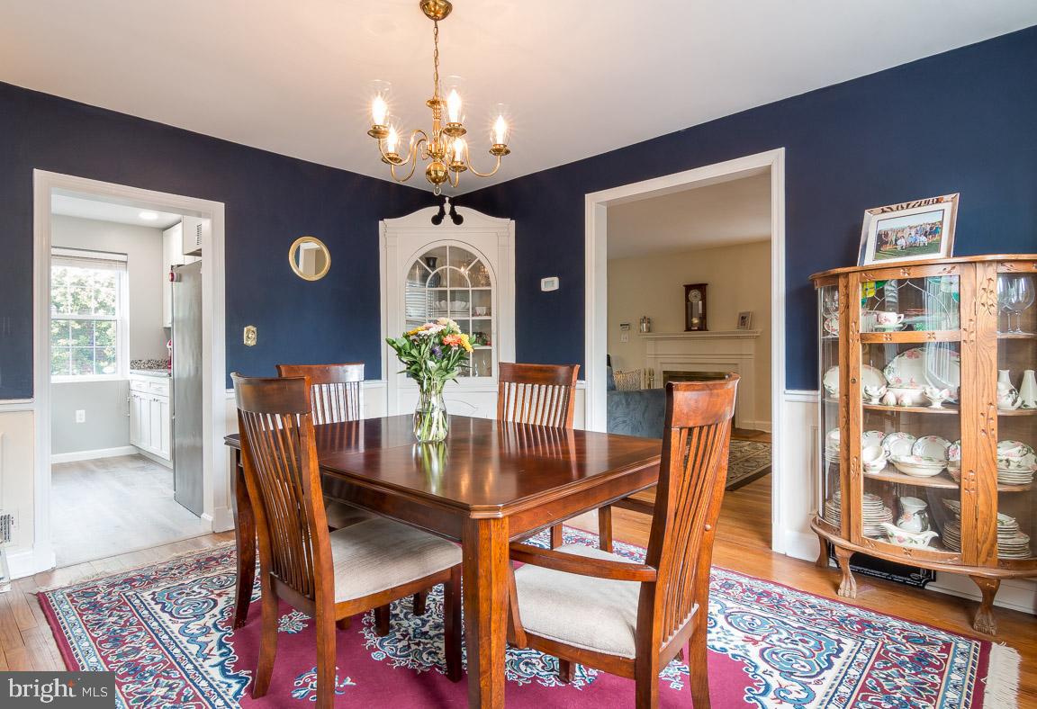 416 Hillen Road Baltimore, MD 21286 - Photo 17 of 47 Dining room with wood floors