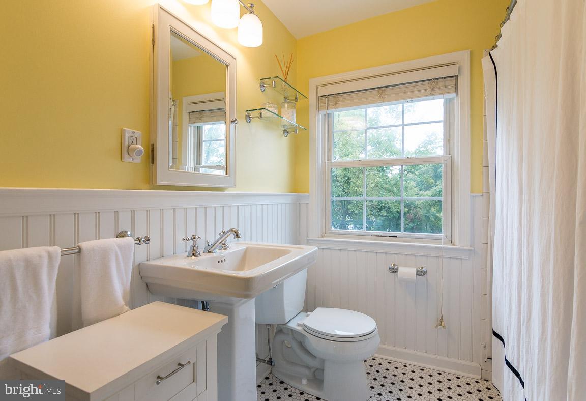 416 Hillen Road Baltimore, MD 21286 - Photo 21 of 47 New bath - Pedestal sink - shower & tub