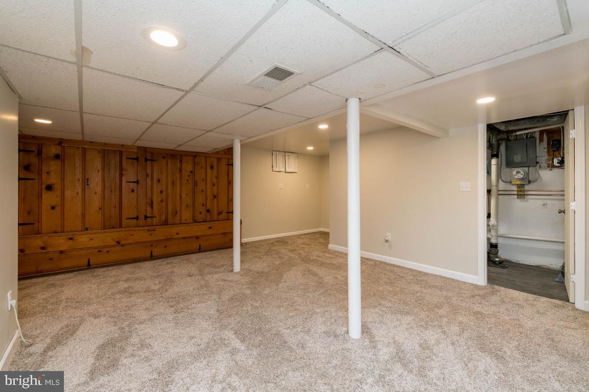 416 Hillen Road Baltimore, MD 21286 - Photo 33 of 47 LL- Family room w/ built-in storage