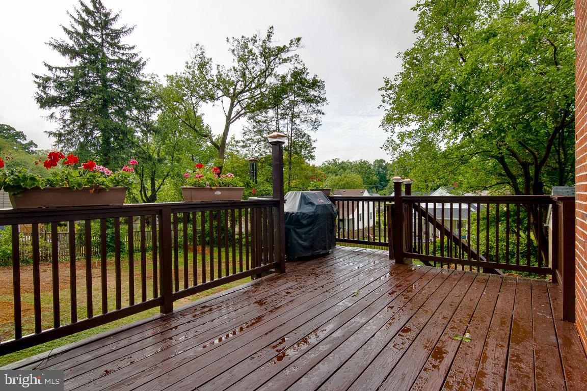 416 Hillen Road Baltimore, MD 21286 - Photo 41 of 47 Spacious deck