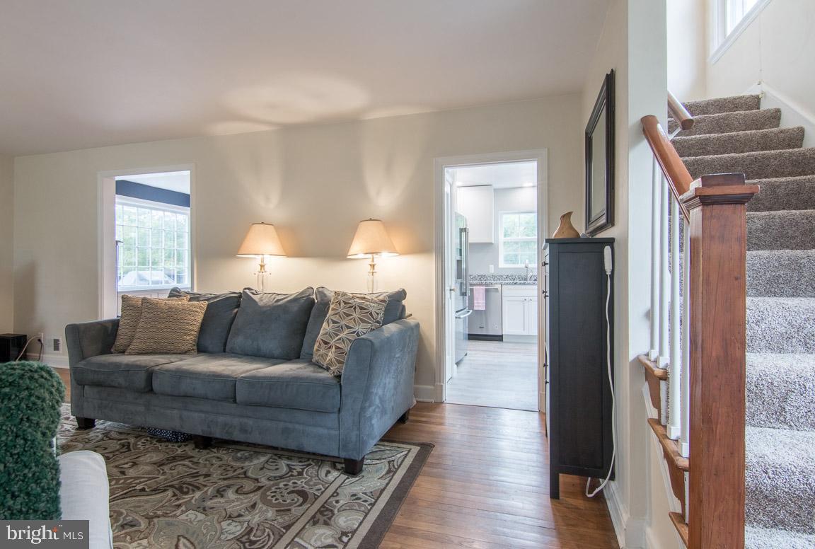 416 Hillen Road Baltimore, MD 21286 - Photo 7 of 47 LR with wood floors