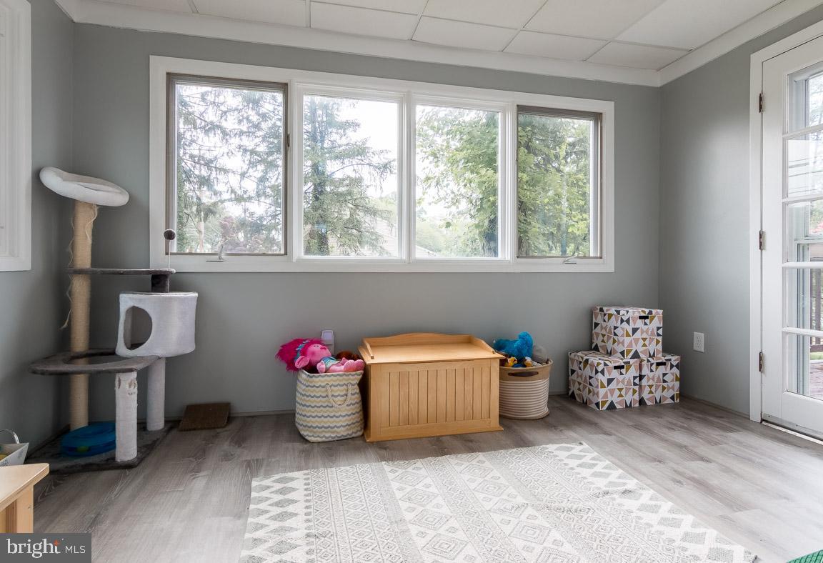 416 Hillen Road Baltimore, MD 21286 - Photo 8 of 47 Play room - Sun room