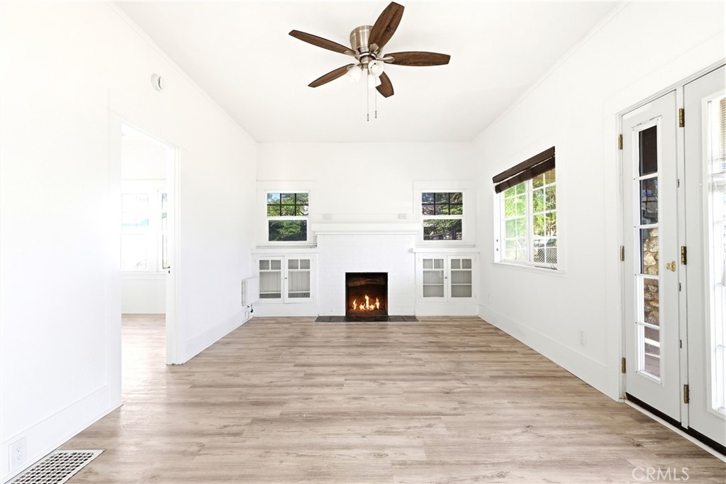 292 East George Street Banning, CA 92220 - Photo 4 of 31 Living Room