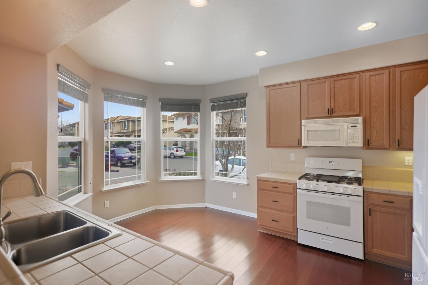 2438 Sheldon Drive Fairfield, CA 94533 - Photo 12 of 56