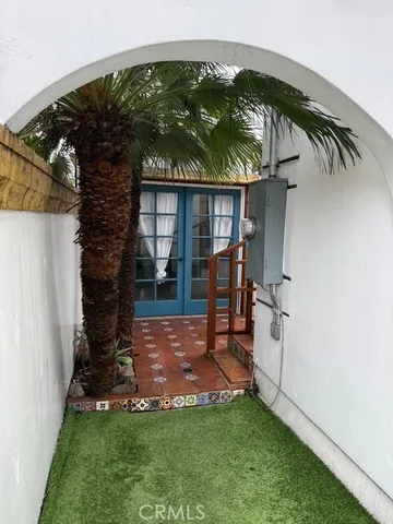 a view of outdoor space yard and porch