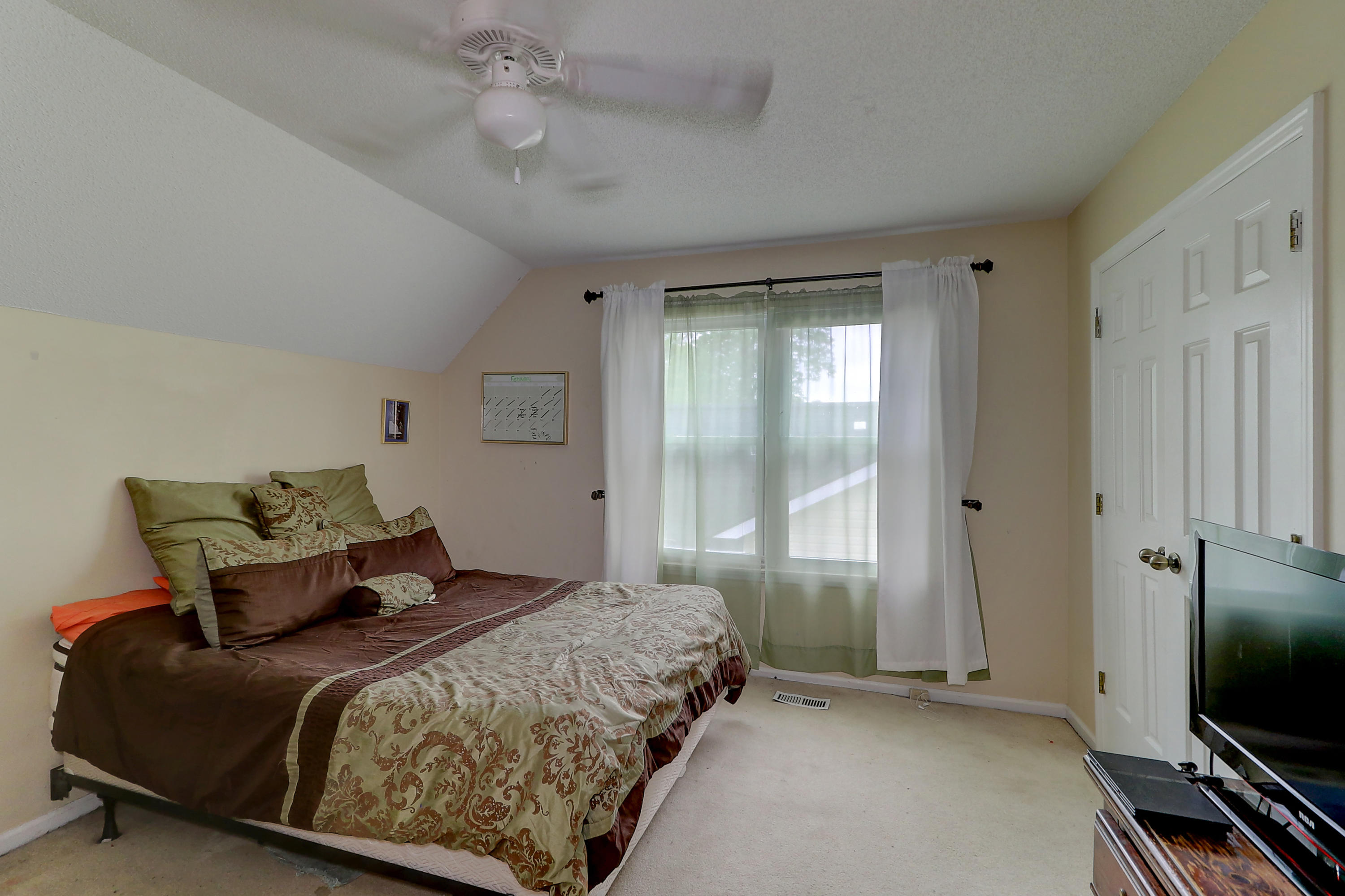 474 Indigo Road Goose Creek, SC 29445 - Photo 14 of 21 Guest Bedroom