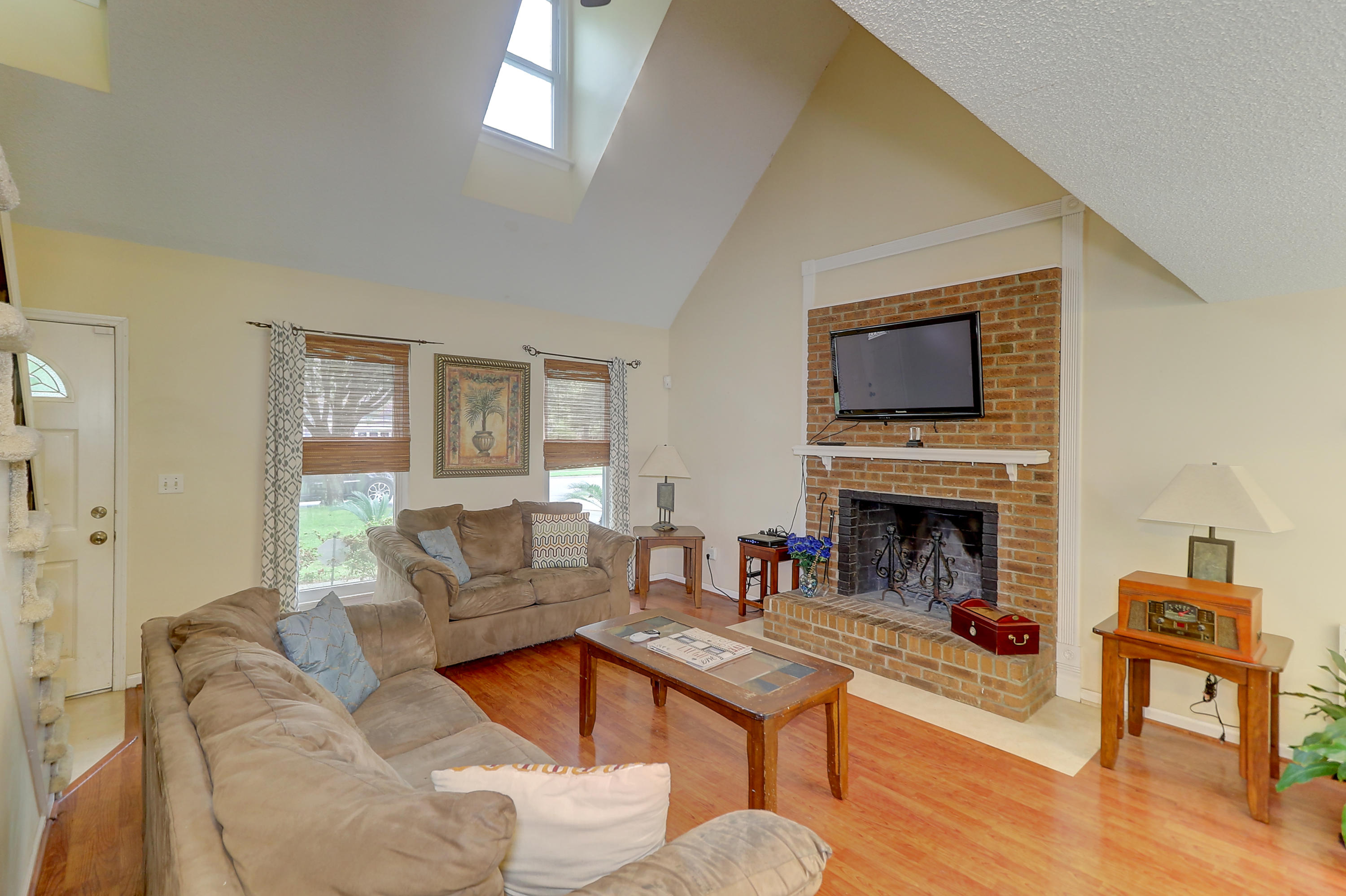 474 Indigo Road Goose Creek, SC 29445 - Photo 5 of 21 Living Room