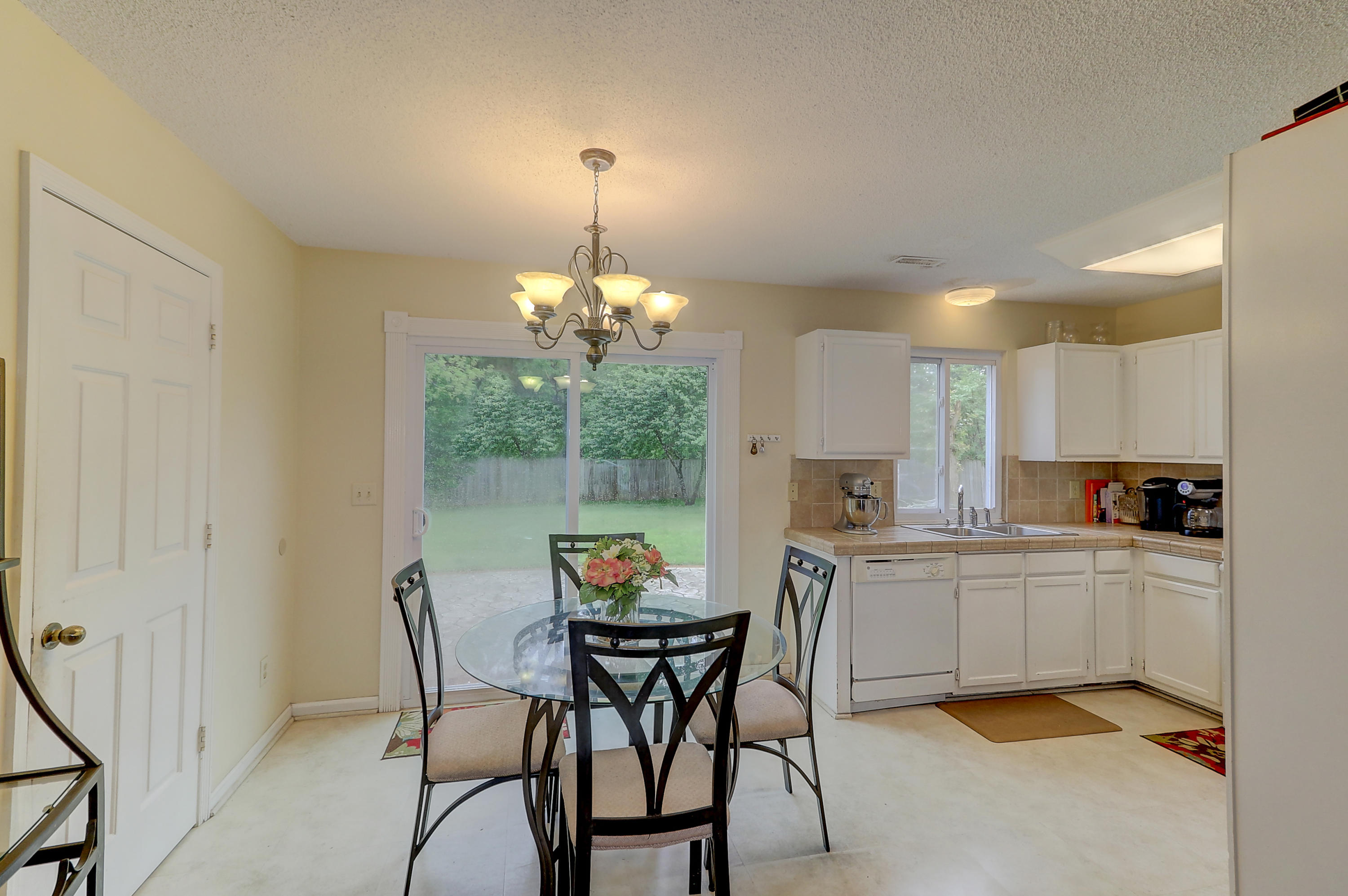 474 Indigo Road Goose Creek, SC 29445 - Photo 6 of 21 Eat-in Kitchen