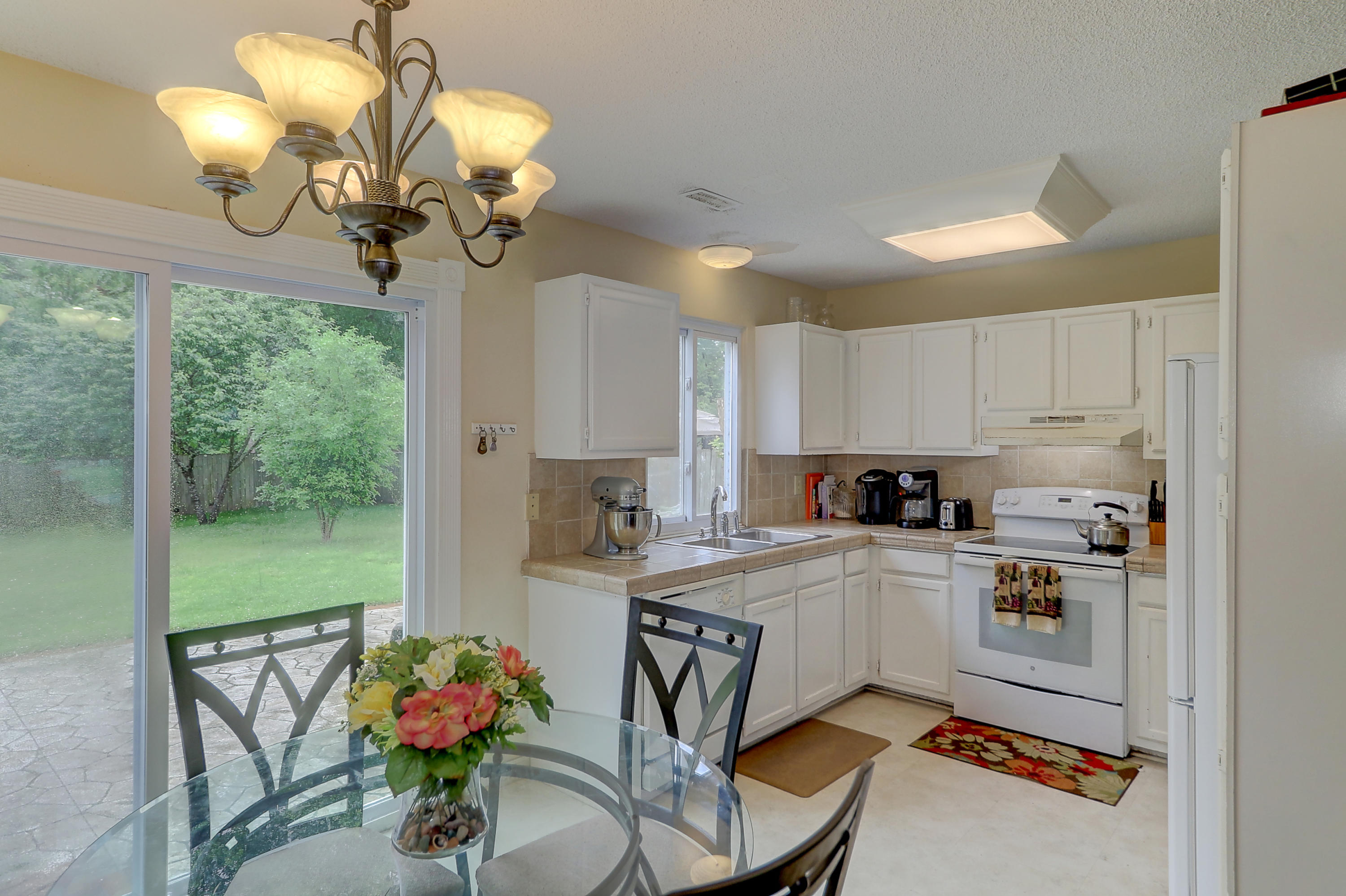 474 Indigo Road Goose Creek, SC 29445 - Photo 7 of 21 Eat-in Kitchen