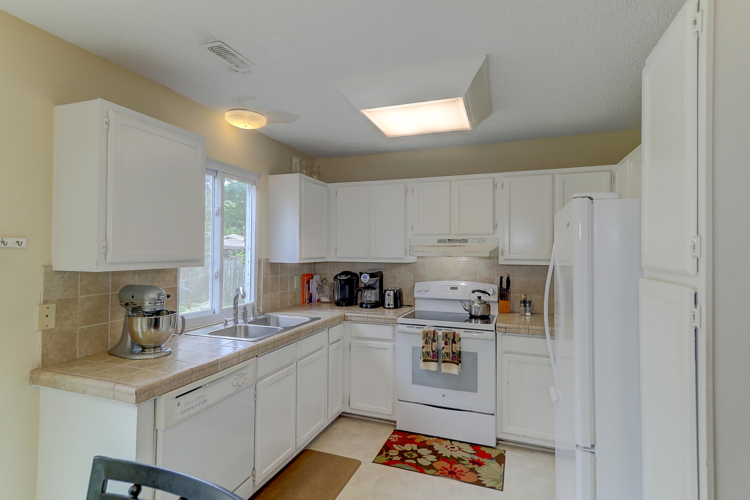 474 Indigo Road Goose Creek, SC 29445 - Photo 8 of 21 Kitchen